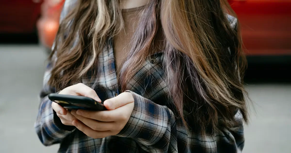1 з 5 підлітків використовують AI-чат-ботів для порад щодо психічного здоров'я. Експерти мають думки.