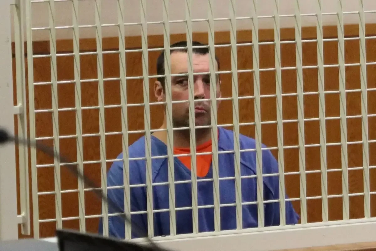 Батько зізнався в інцесті зі своєю донькою та отримав рік в'язниці — її родина обурена