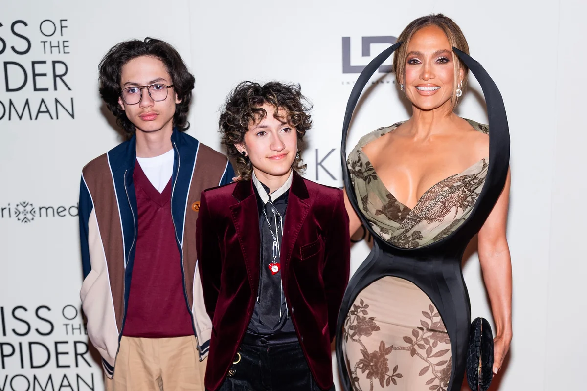 Дженніфер Лопес похвалилася стипендіями своїх близнюків, і реакція була миттєвою